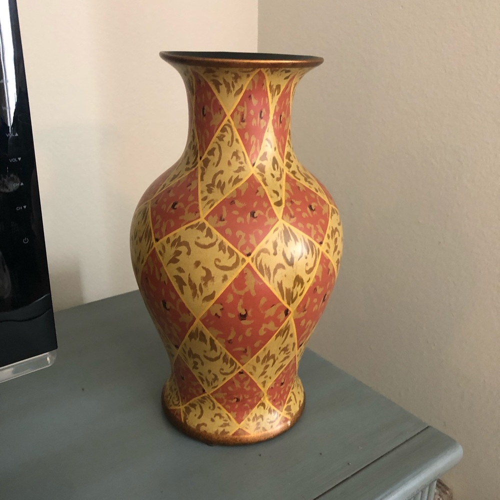 Decorative vase